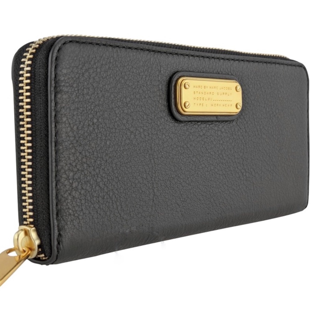 Marc Jacobs zip-around wallet